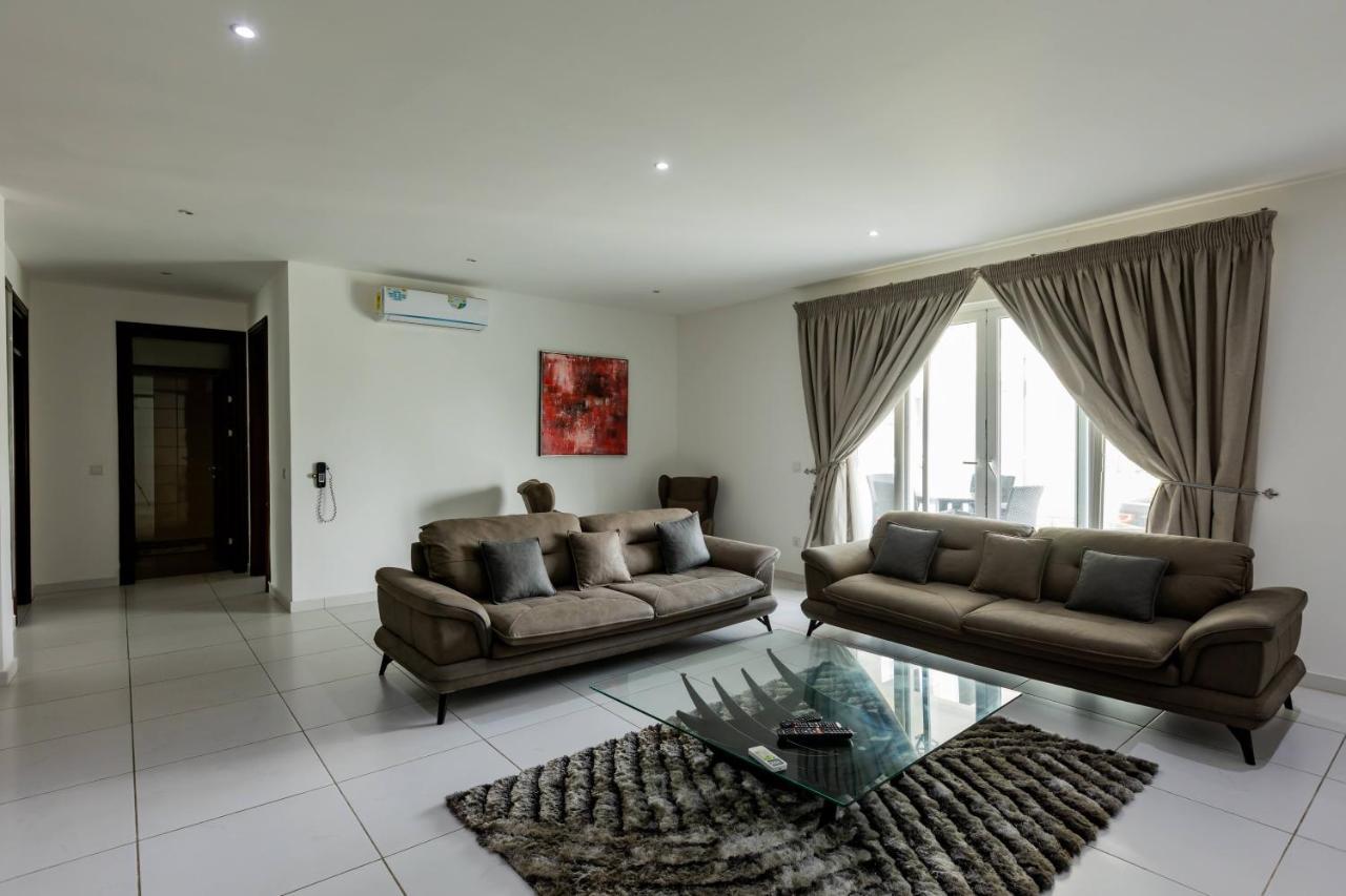 Accra Fine Suites - Henrietta'S Residences Exterior photo