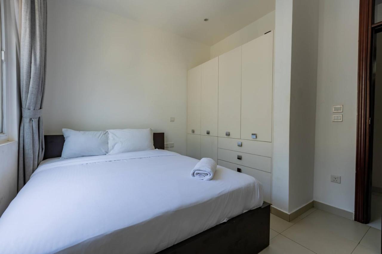 Accra Fine Suites - Henrietta'S Residences Exterior photo