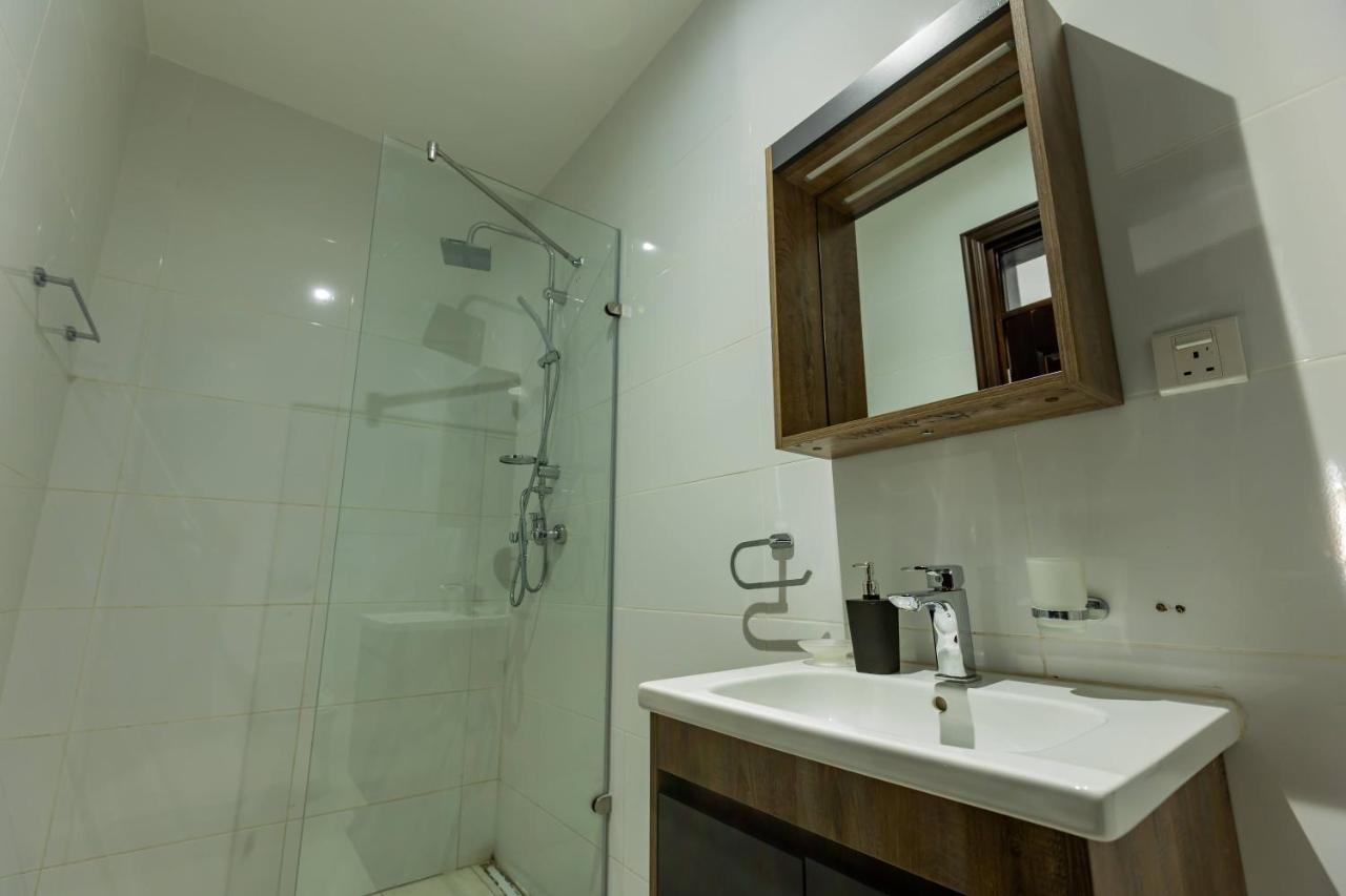 Accra Fine Suites - Henrietta'S Residences Exterior photo