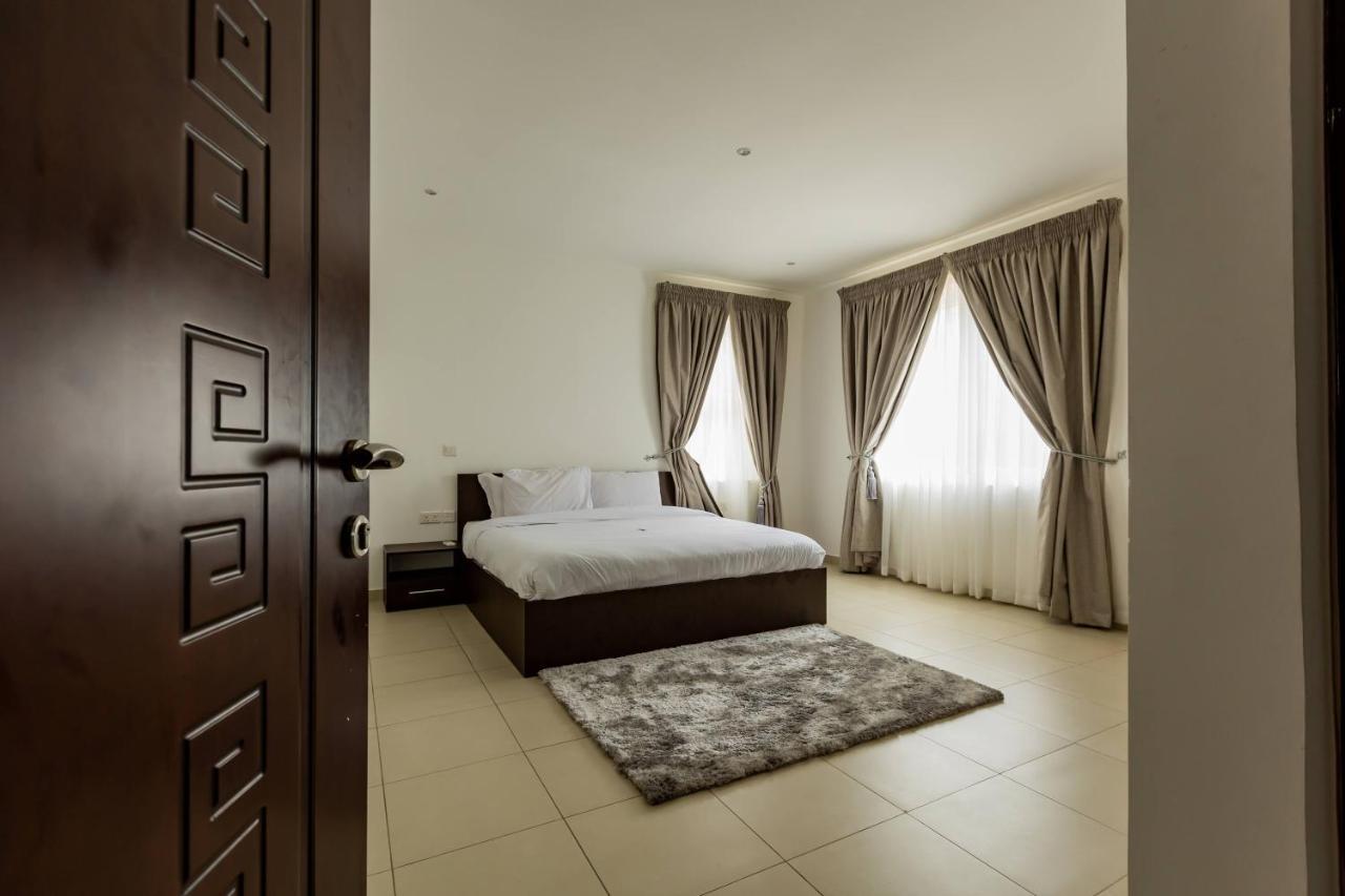 Accra Fine Suites - Henrietta'S Residences Exterior photo